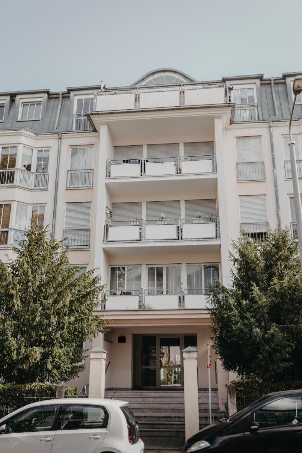 Traber Apartments Im Herzen Leipzigs Balkon Parkplatz 外观 照片