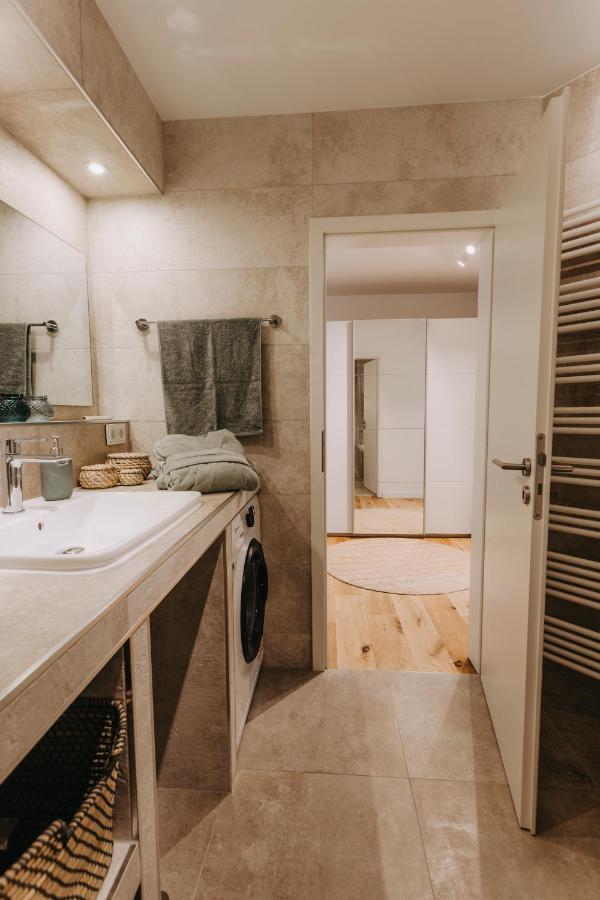 Traber Apartments Im Herzen Leipzigs Balkon Parkplatz 外观 照片